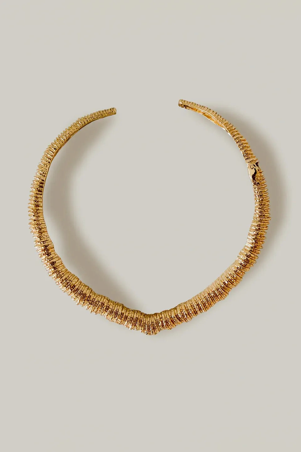 Women’s Textured Metal Choker Necklace with Spring Clasp