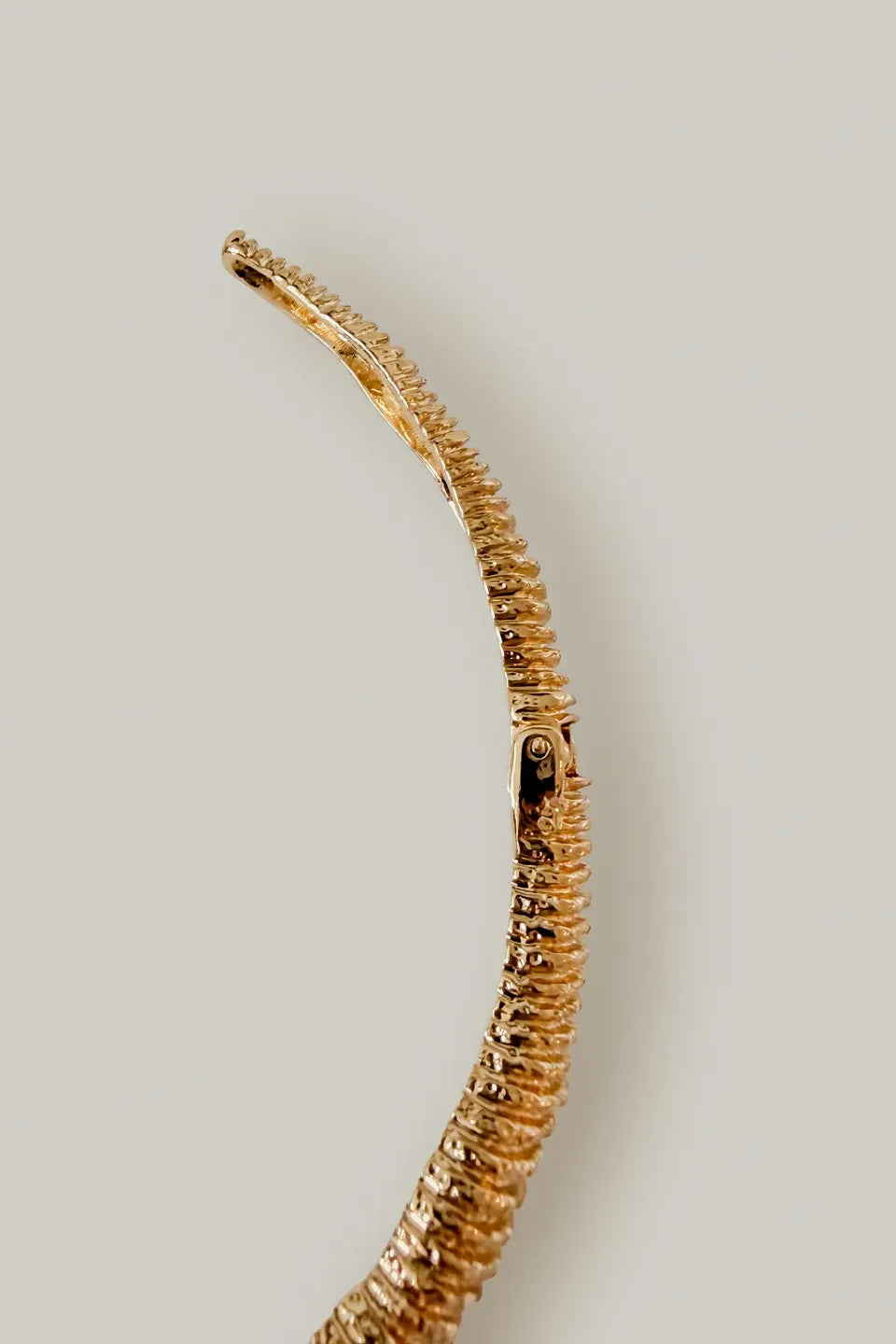 Women’s Textured Metal Choker Necklace with Spring Clasp