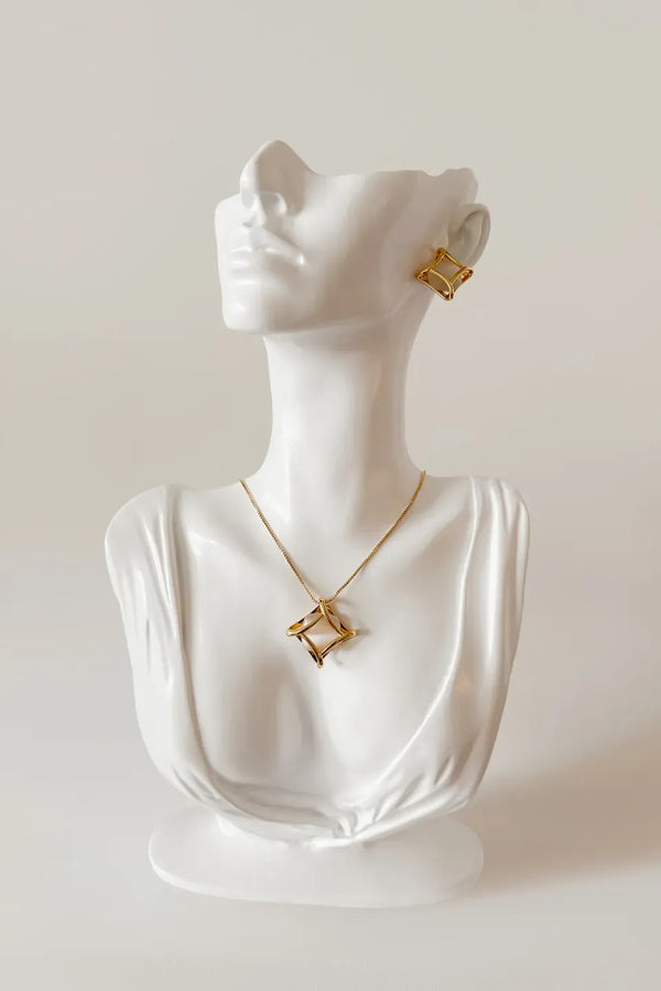 Women’s Gold-Plated Necklace and Earrings Set with Cat’s Eye Stone