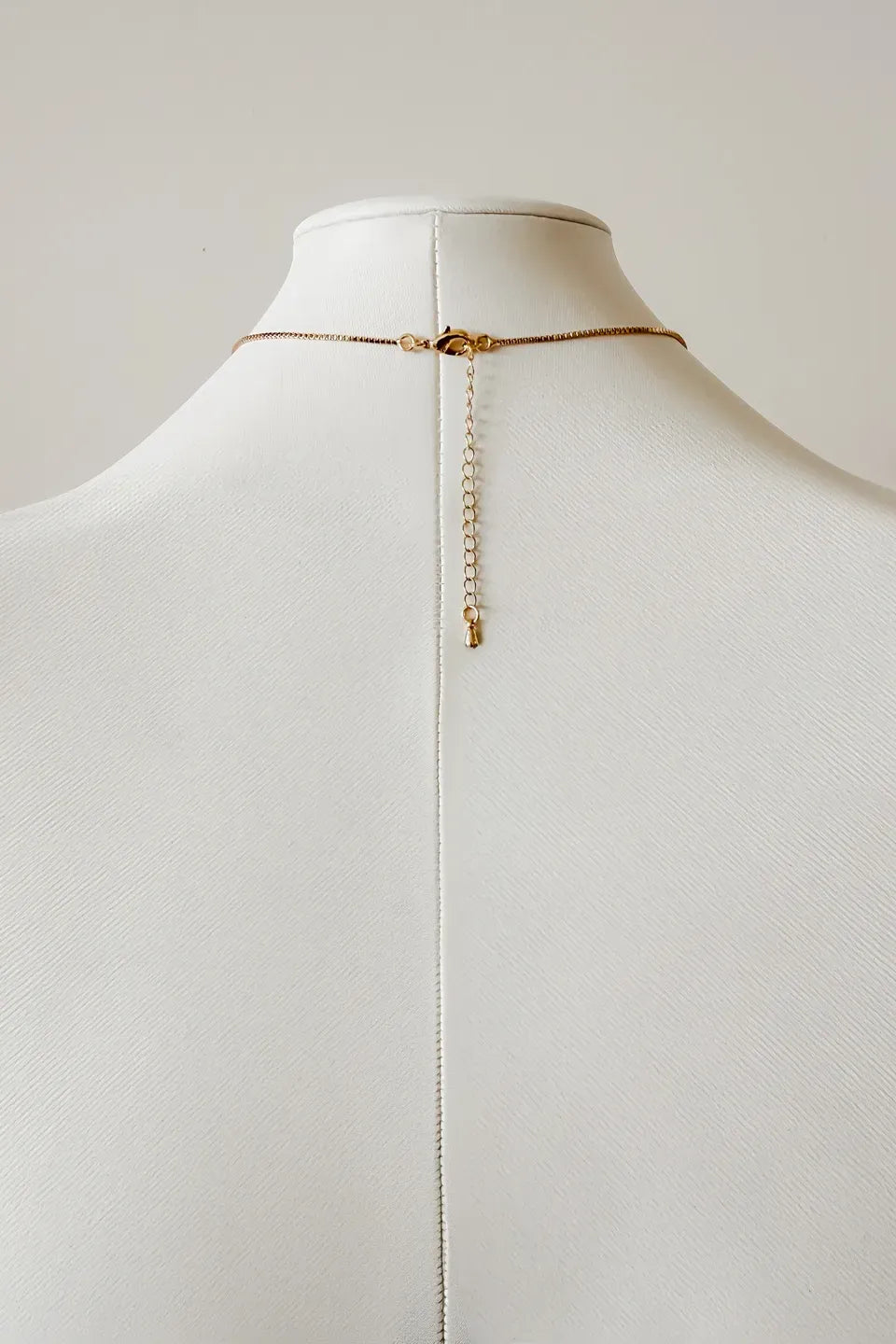 Women’s Gold-Plated Necklace and Earrings Set with Cat’s Eye Stone