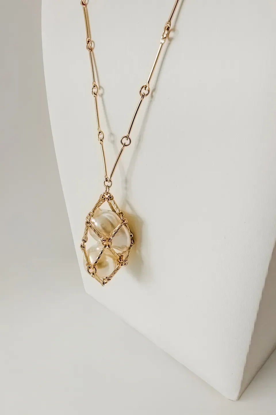 Women’s Long Necklace with Bar Chain and Pearl Pendant
